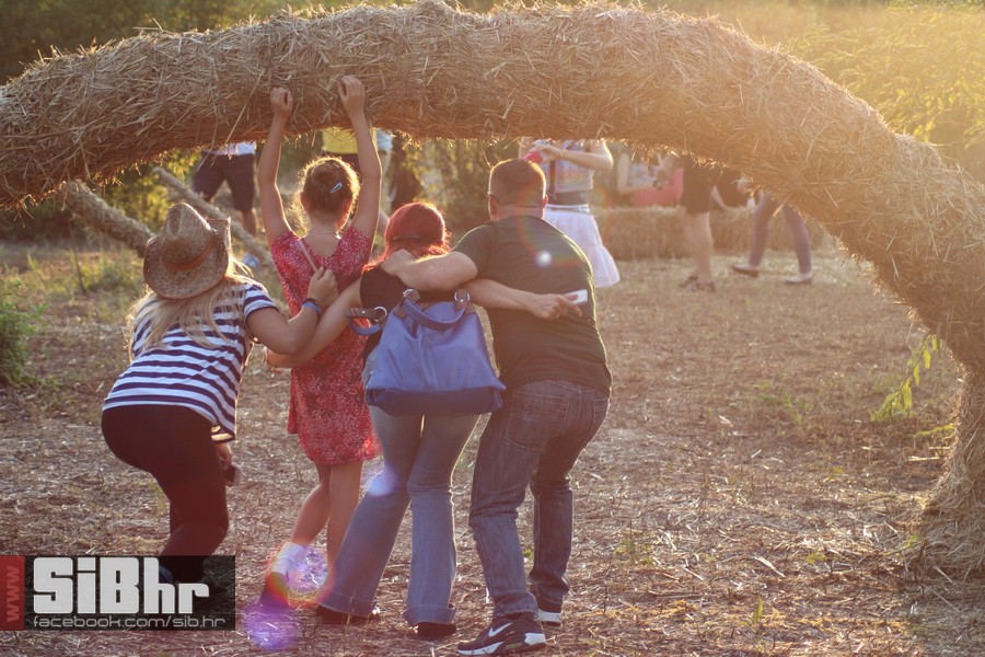 slama_dan_drugi_SiBhr_65 slama_dan_drugi_SiBhr_65