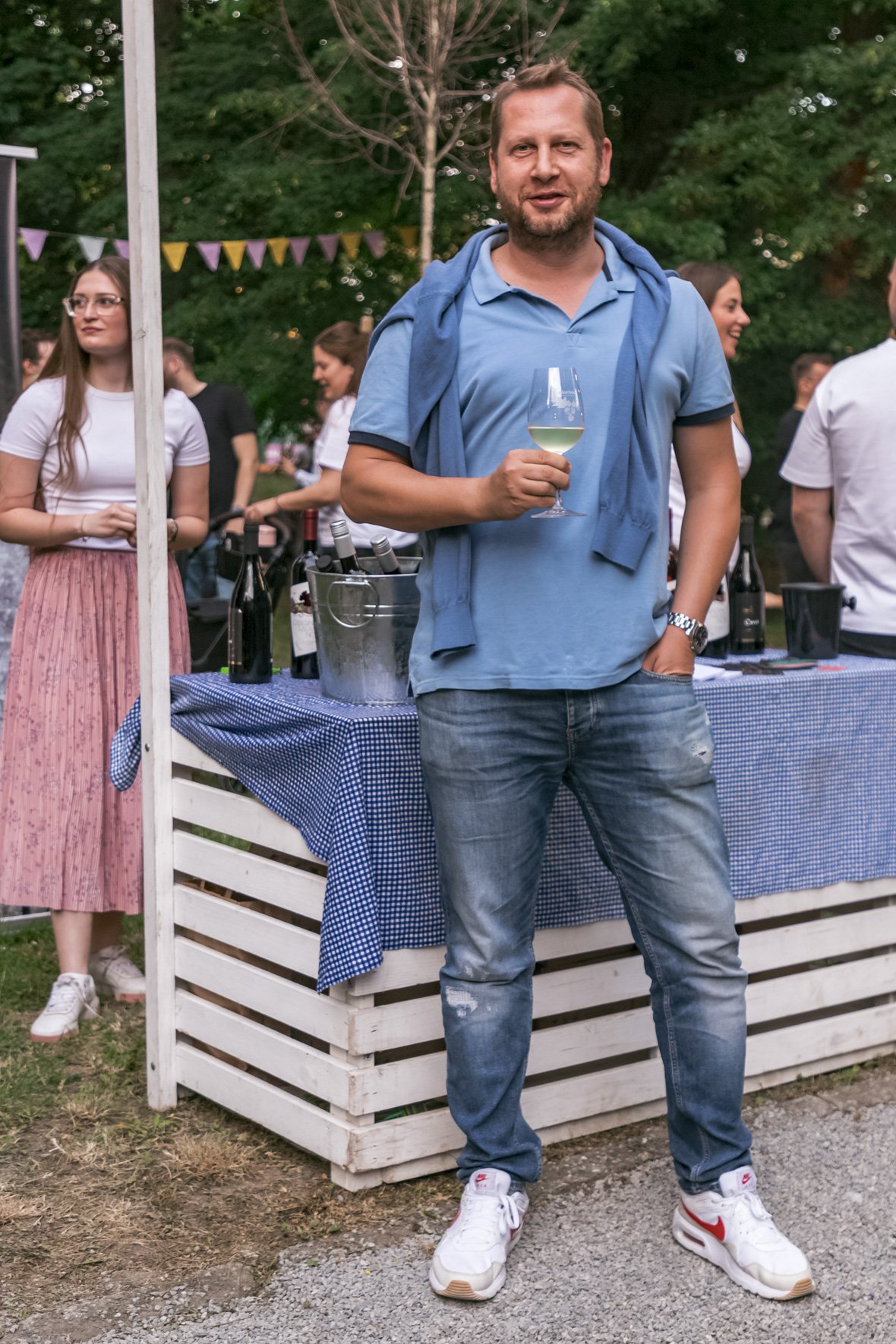 Večer vina i umjetnosti svibanj 2024. Večer vina i umjetnosti svibanj 2024.