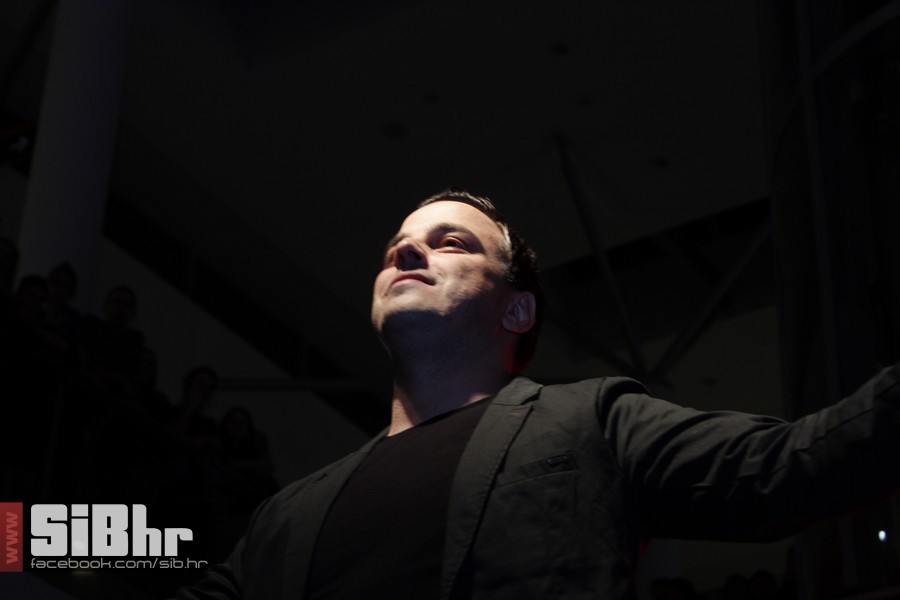 ivan_zak_avenuemall_osijek_zora