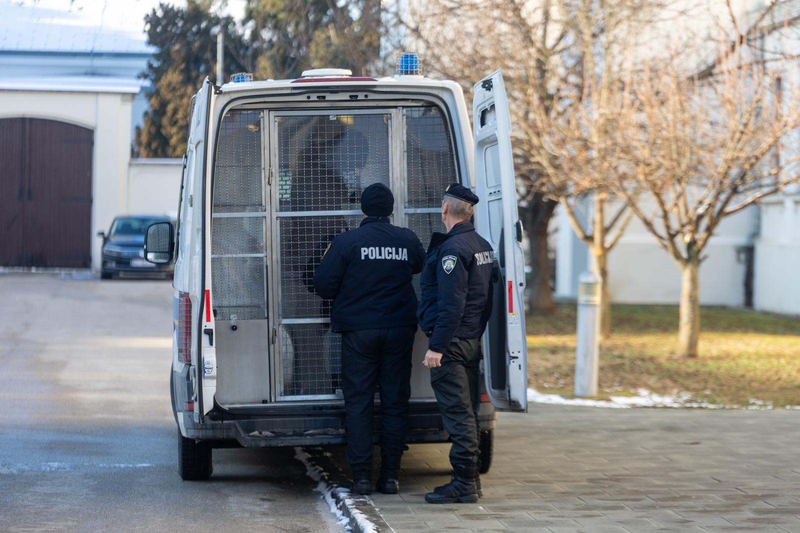 Privođenje osumnjičenih za premlaćivanje dječaka u Vukovaru