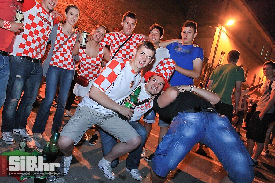 dc_party_14062012_sibhr_by_mban