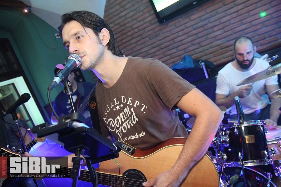 2014_10_12_fortpub_osijek_night