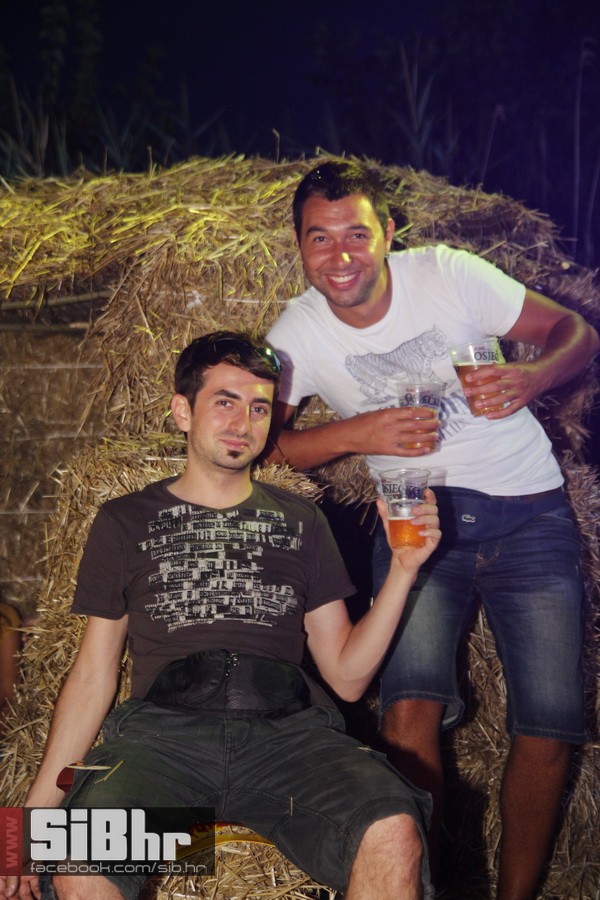 slama_dan_drugi_SiBhr_111 slama_dan_drugi_SiBhr_111