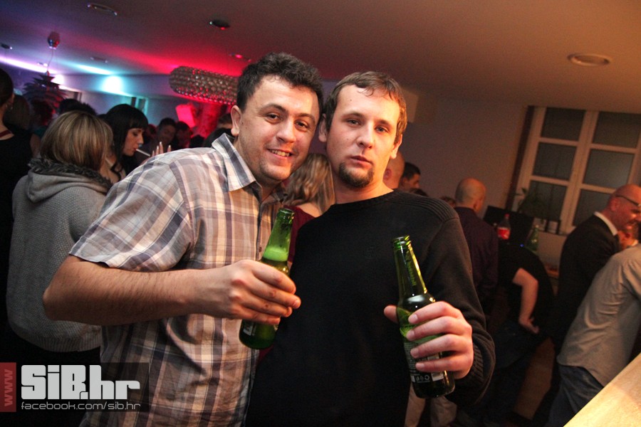 novagtrgkinolumiermediumlotus62 novagtrgkinolumiermediumlotus62