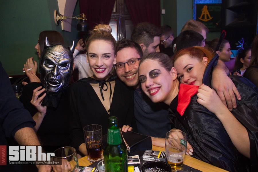 fortpub_halloween_18