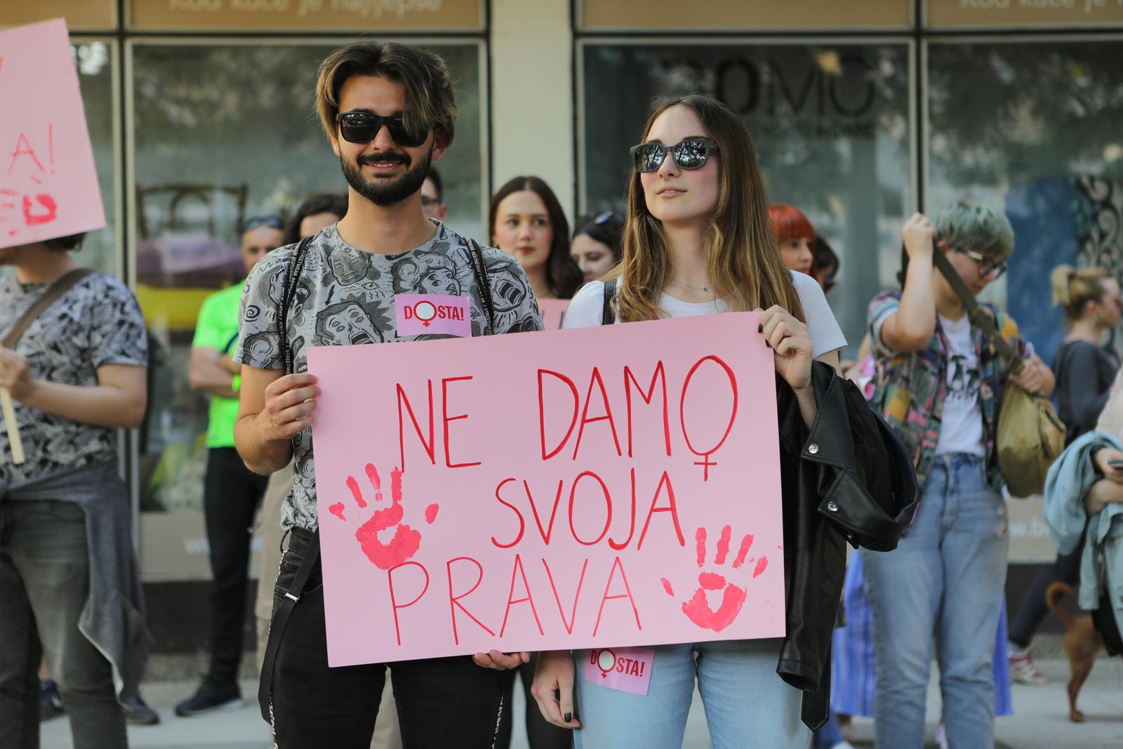 Prosvjed žena na Tregu slobode u Osijeku