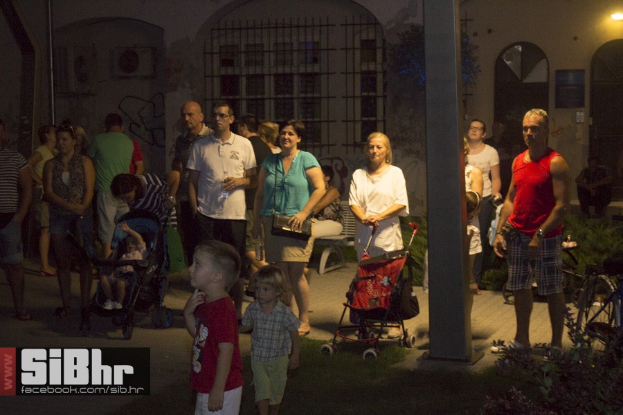 oljn_kolovoz_2015_SiBhr44
