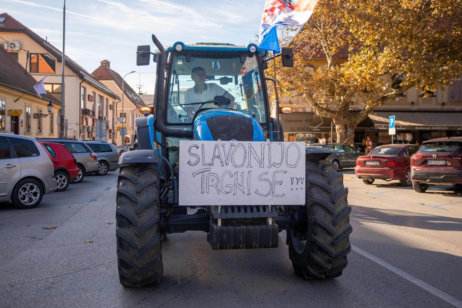 Prosvjed svinjgojaca u Vinkovcima