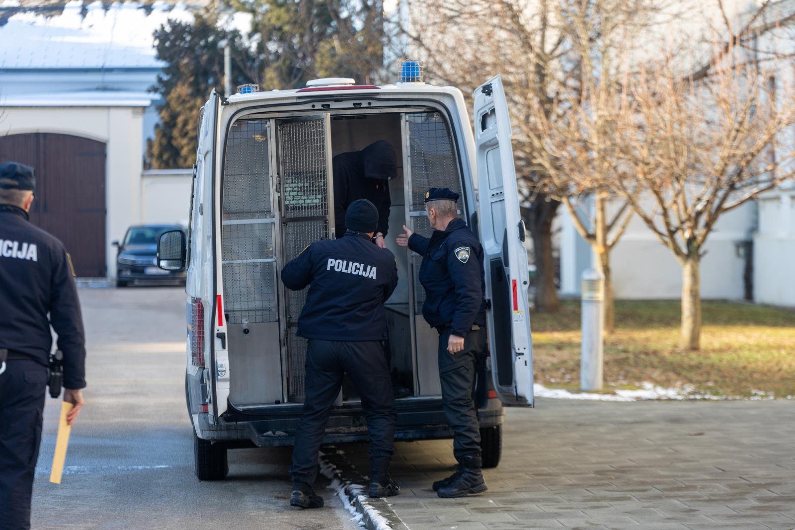 Privođenje osumnjičenih za premlaćivanje dječaka u Vukovaru