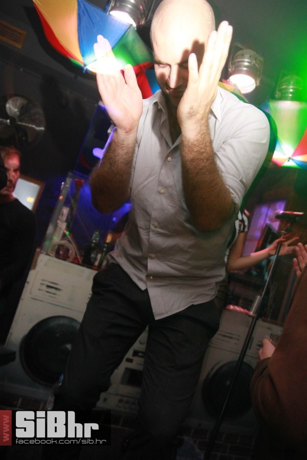 tufna0211_85 tufna0211_85