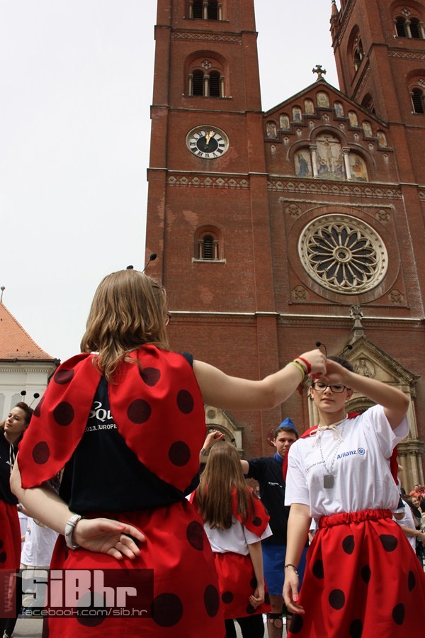 maturanti_djakovo_2013_04