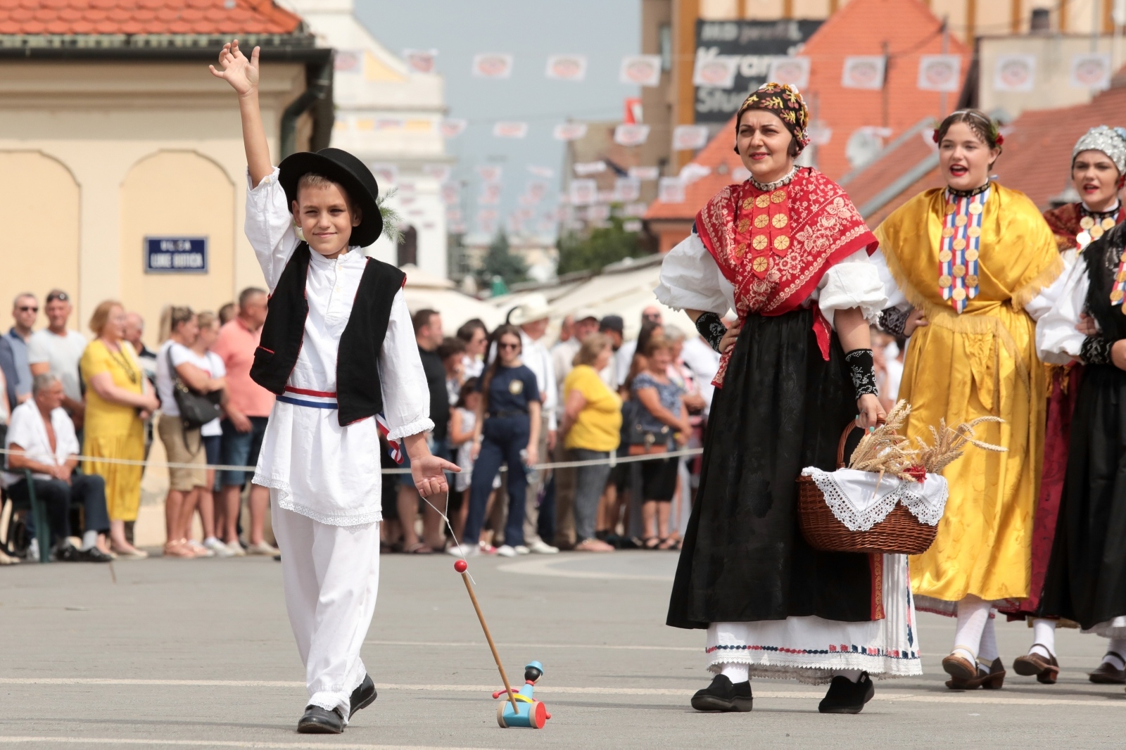 Svečana povorka 55. Đakovačkih vezova