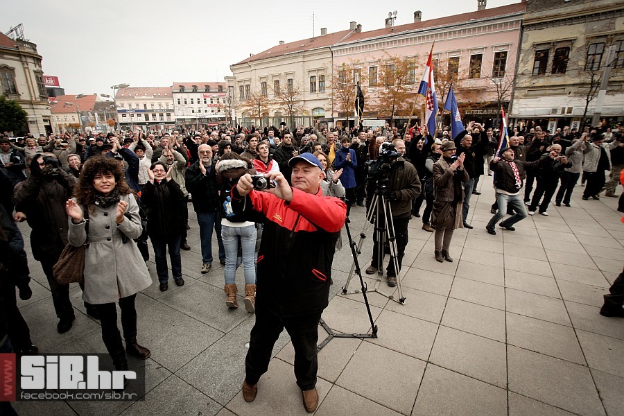oslobodeni_generali_16112012_mb
