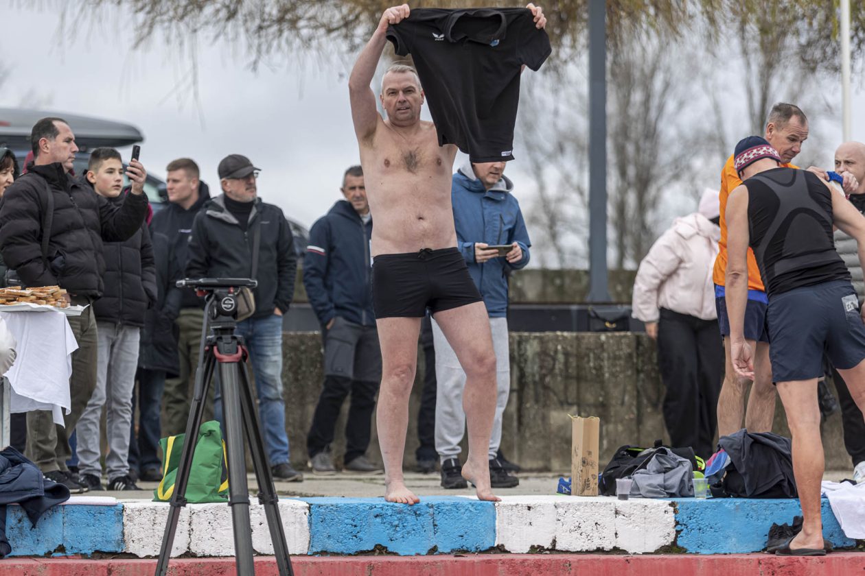 Bozicno_kupanje_26_12_2025