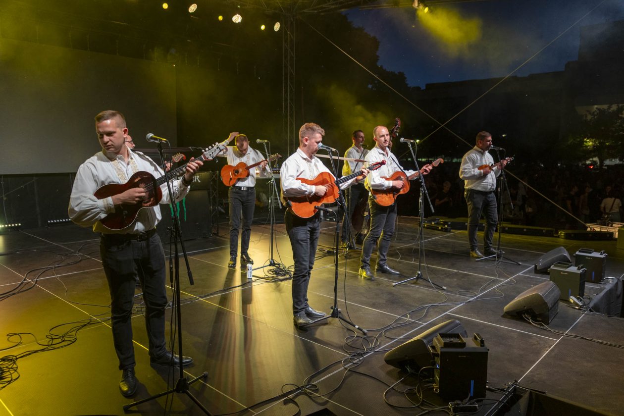 Connect i Colonia na roštiljadi Connect i Colonia na roštiljadi
