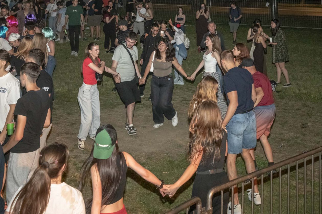 Connect i Colonia na roštiljadi Connect i Colonia na roštiljadi