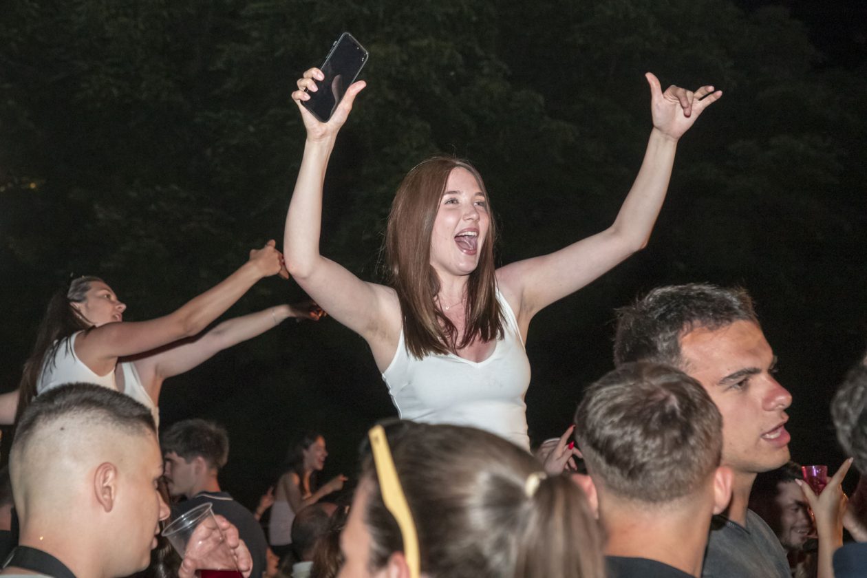 Connect i Colonia na roštiljadi Connect i Colonia na roštiljadi