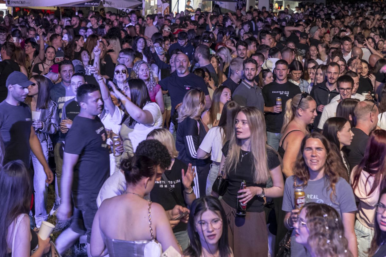 Connect i Colonia na roštiljadi Connect i Colonia na roštiljadi