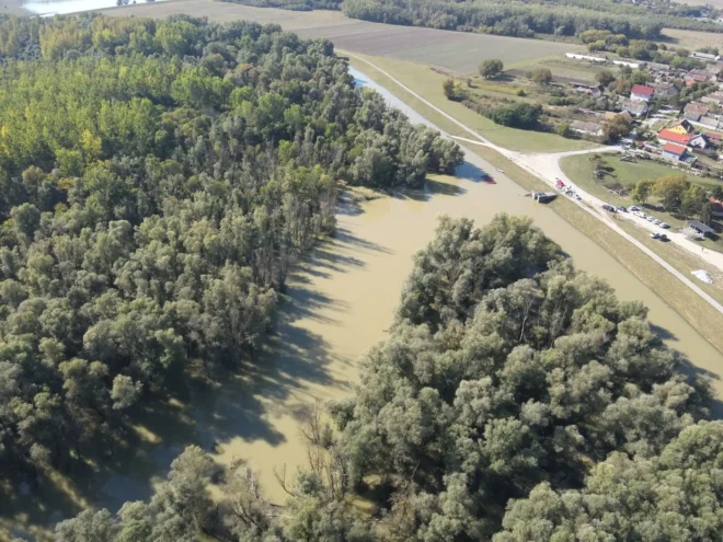 Batina, pripreme za dolazak vodnog vala Batina, pripreme za dolazak vodnog vala