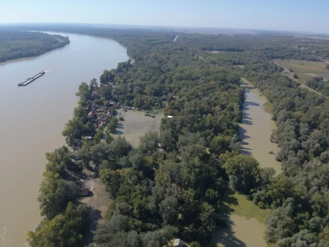 Batina, pripreme za dolazak vodnog vala Batina, pripreme za dolazak vodnog vala