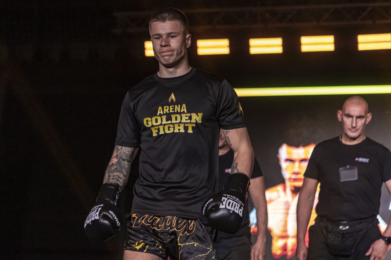 Arena Golden Fight 11