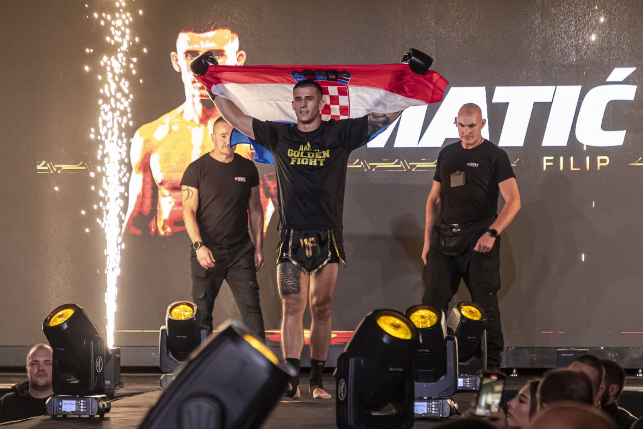 Arena Golden Fight 11