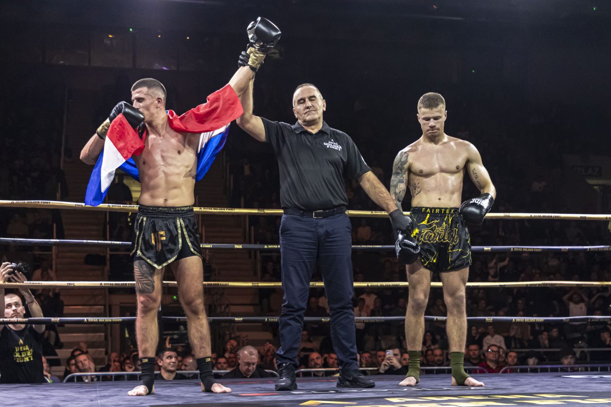 Arena Golden Fight 11