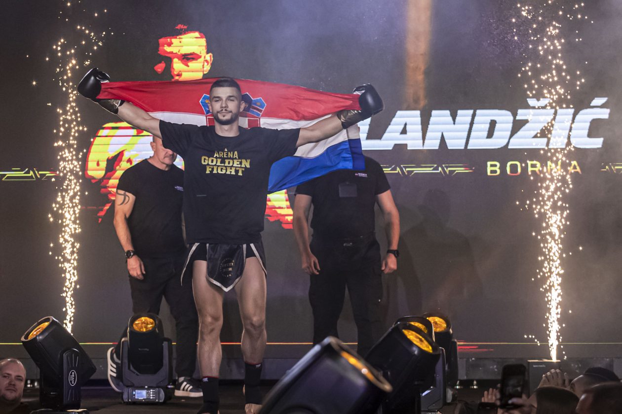 Arena Golden Fight 11