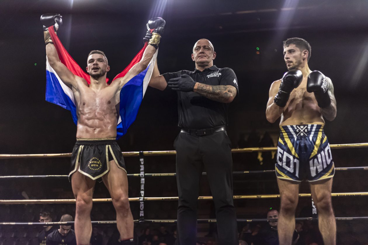 Arena Golden Fight 11