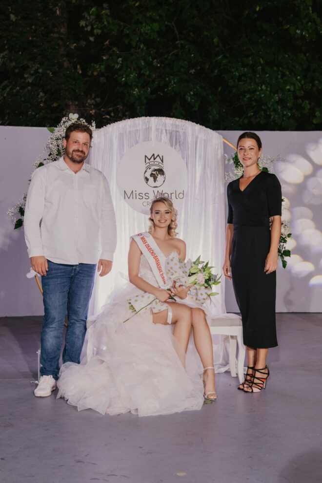 Gradonačelnik Marin Mandarić i direktorica TZ Marija Borko sa Miss