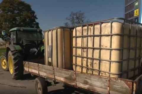 traktor gorivo plavi dizel traktor gorivo plavi dizel