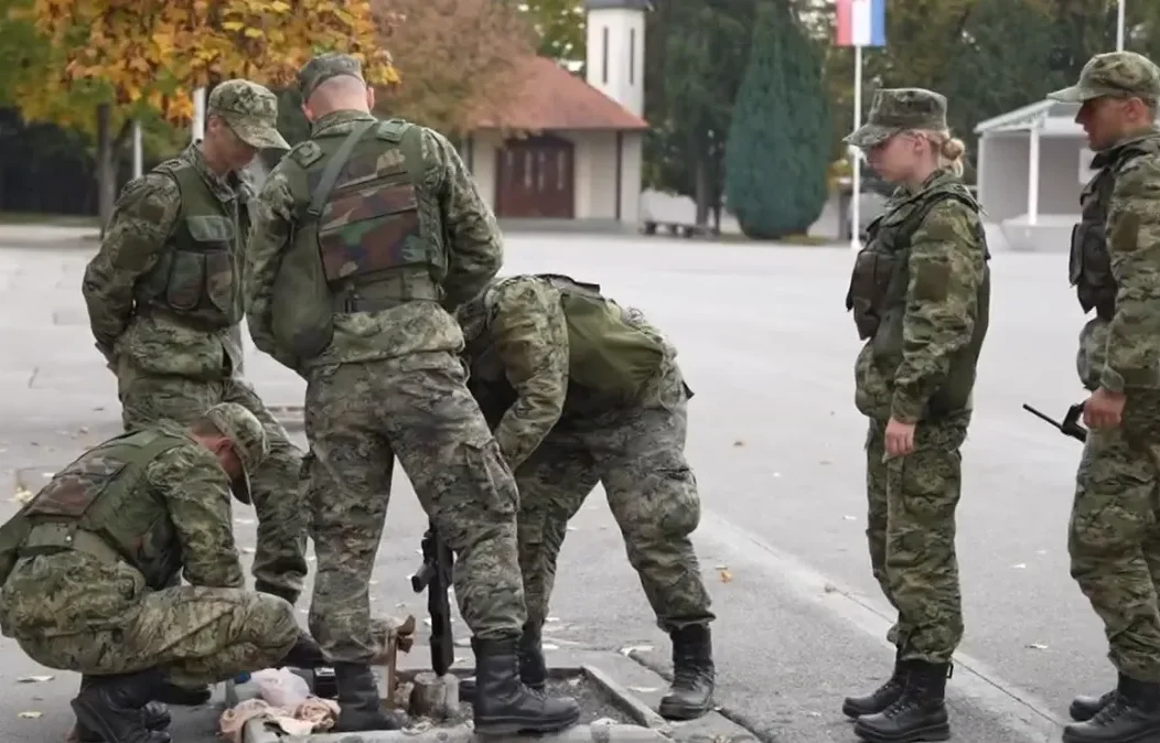 H-54e9443e-58ce-42d9-85f1-68247daeeaec-1200