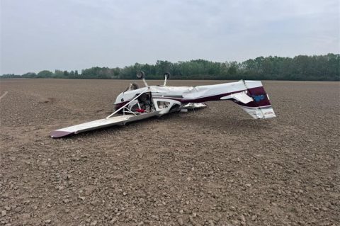 ZRAKOPLOV U POLJU ZRAKOPLOV U POLJU