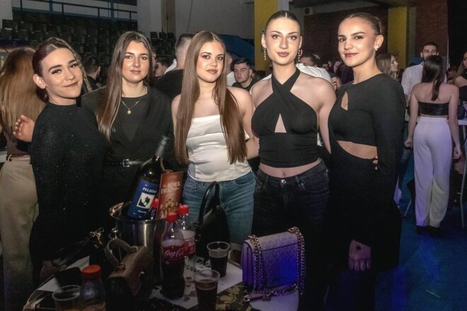 Studentska brucošijada uz koncert Nataše Bekvalac