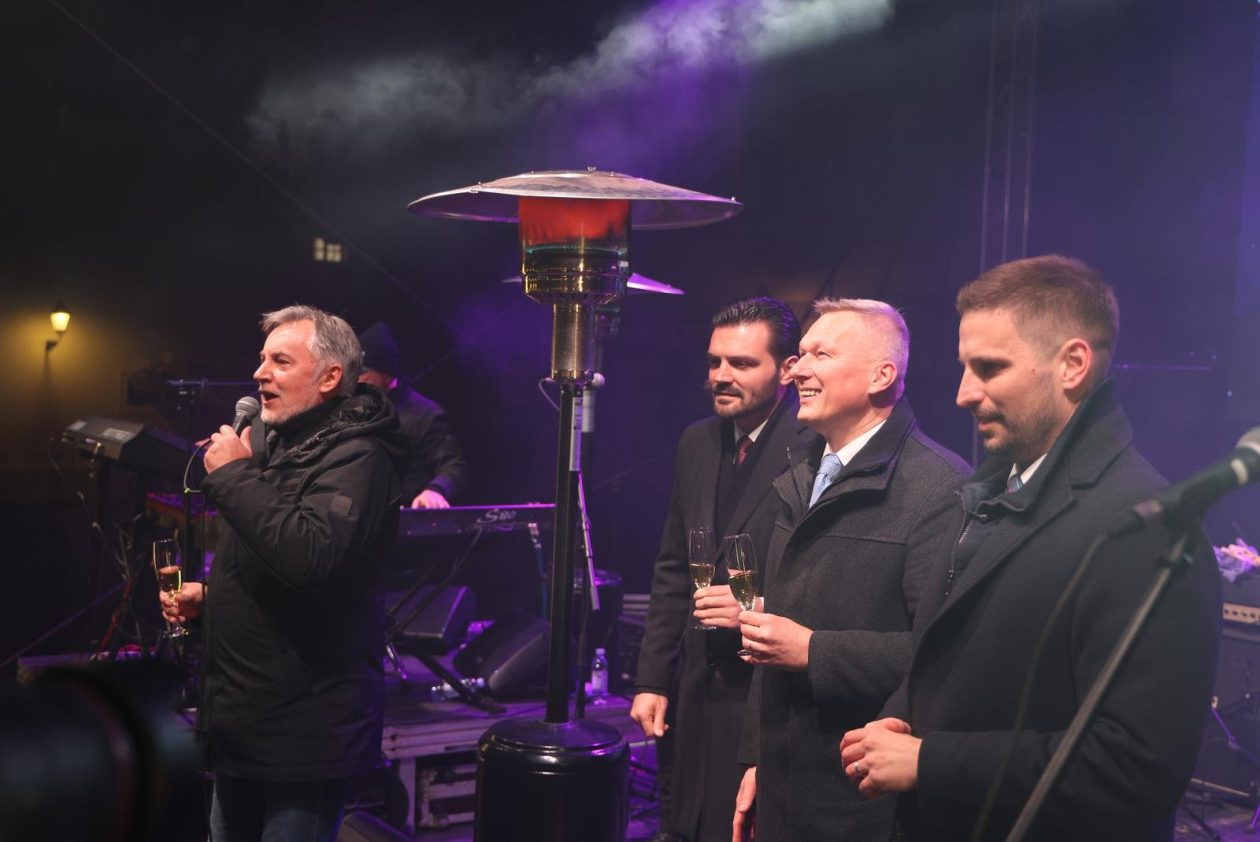 PXL_010126_144112510