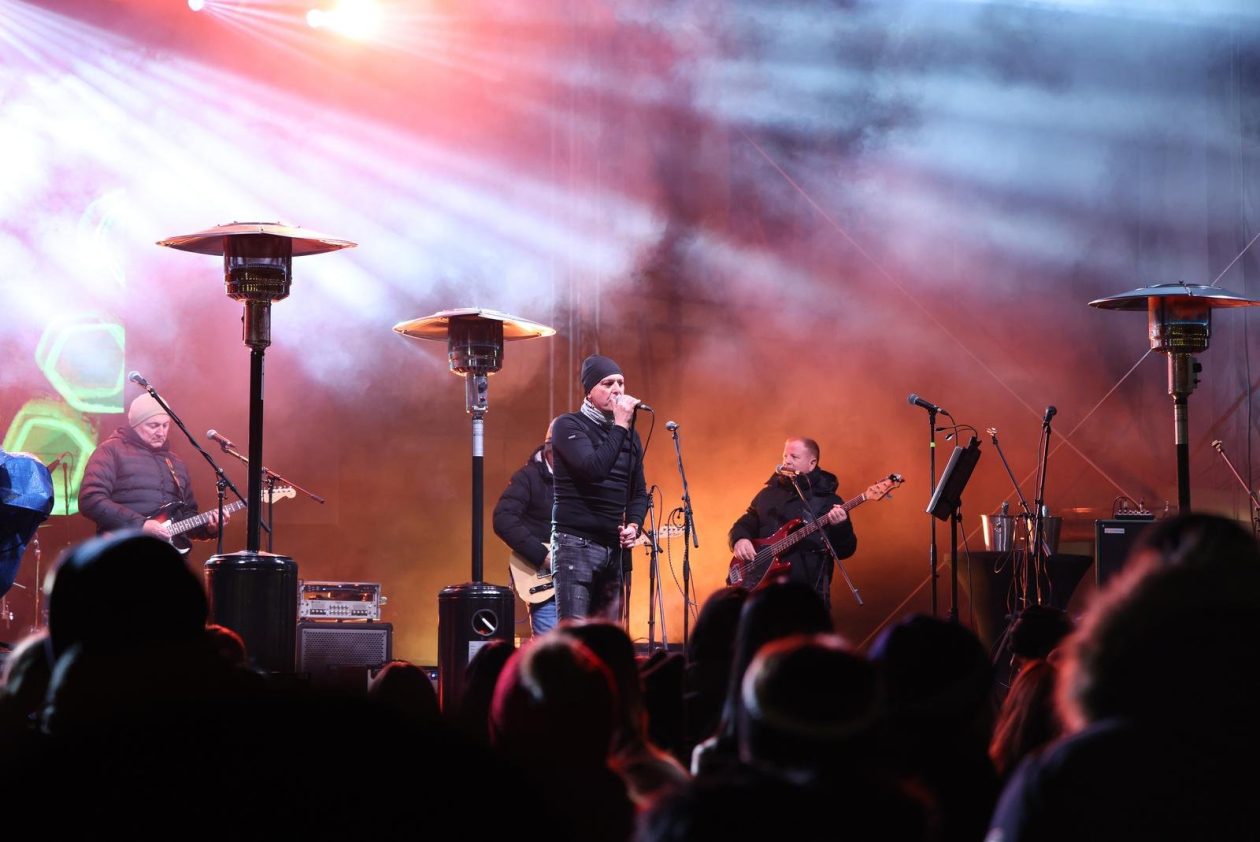 PXL_010126_144112511