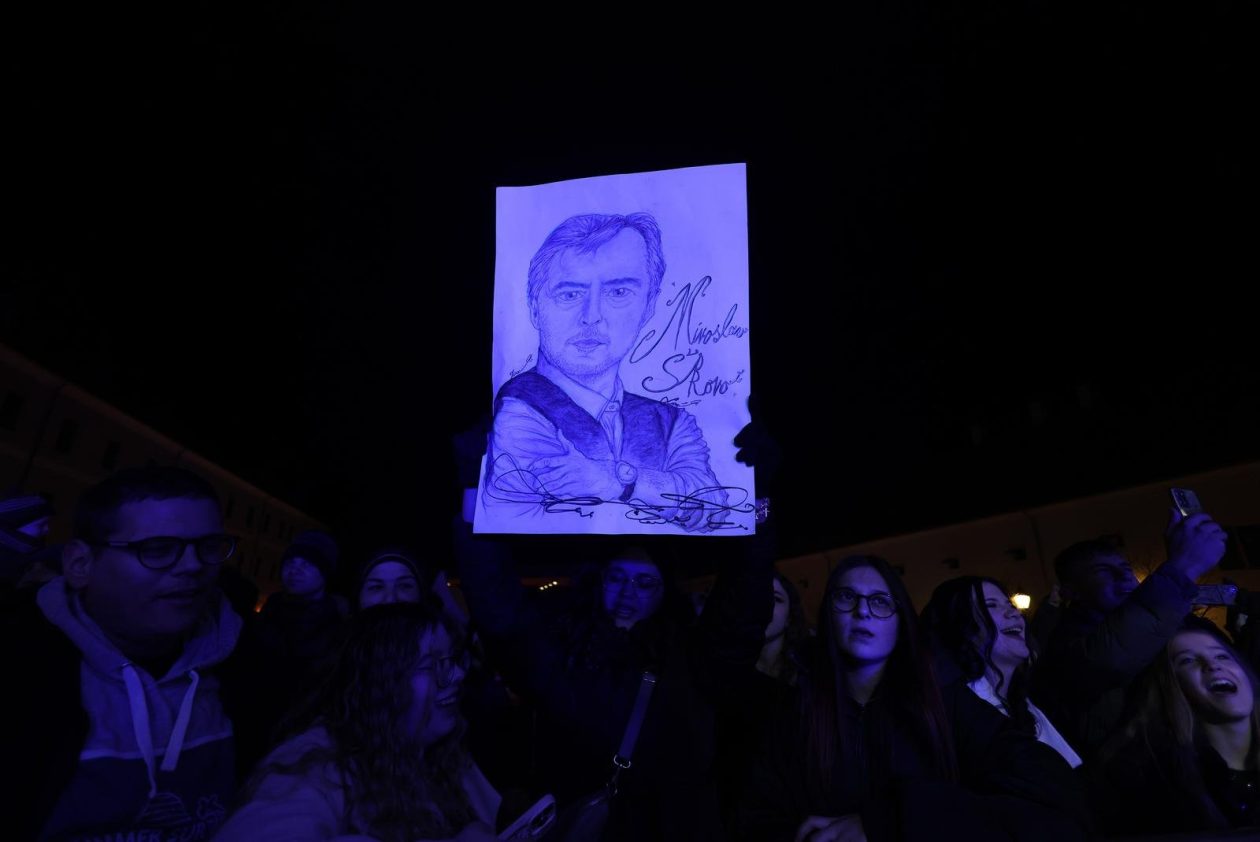 PXL_010126_144112519