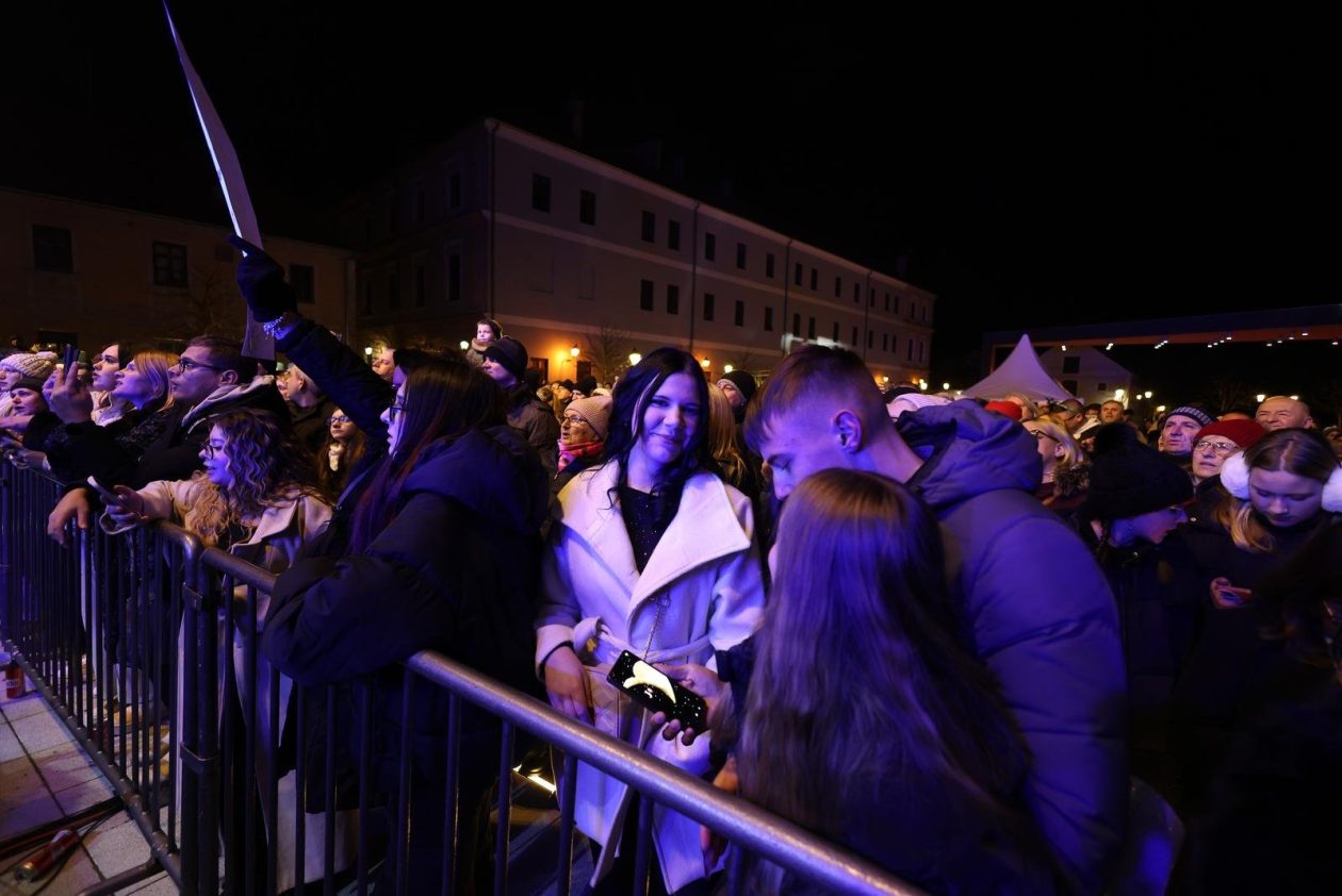 PXL_010126_144112520