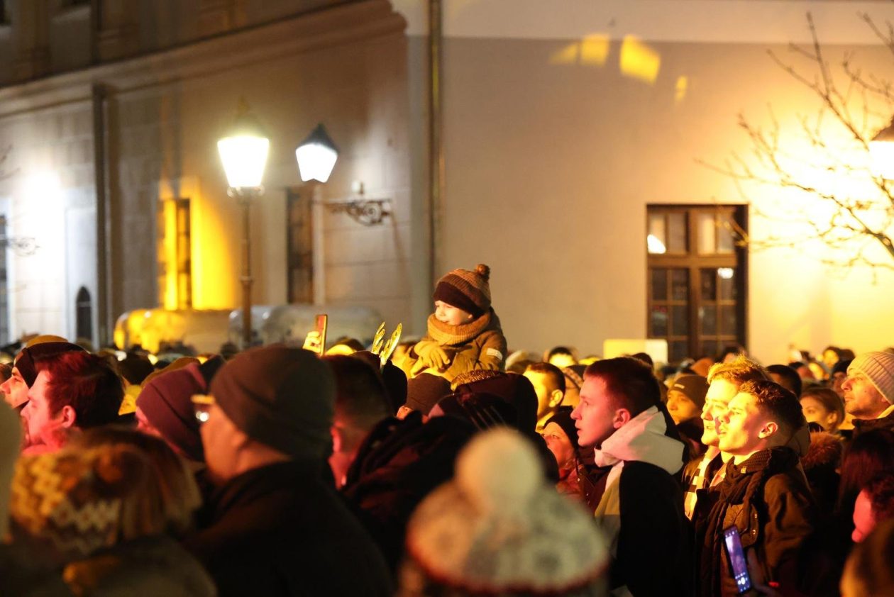 PXL_010126_144112532