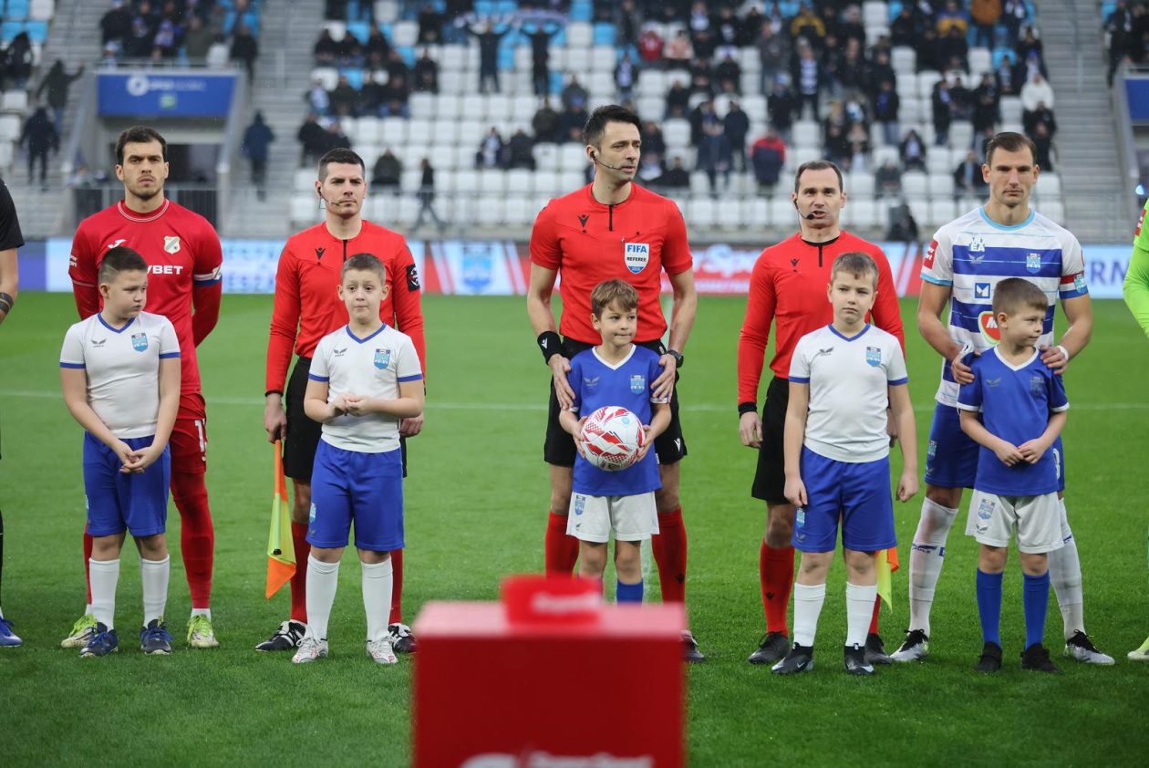 Osijek i Rijeka sastali se u 20. kolu SuperSport HNL-a Osijek i Rijeka sastali se u 20. kolu SuperSport HNL-a