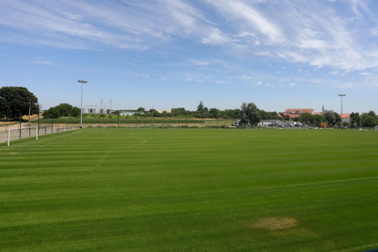 U baranjskom selu od 500 stanovnika sagrađen stadion kakvog nemaju ni neki prvoligaši
