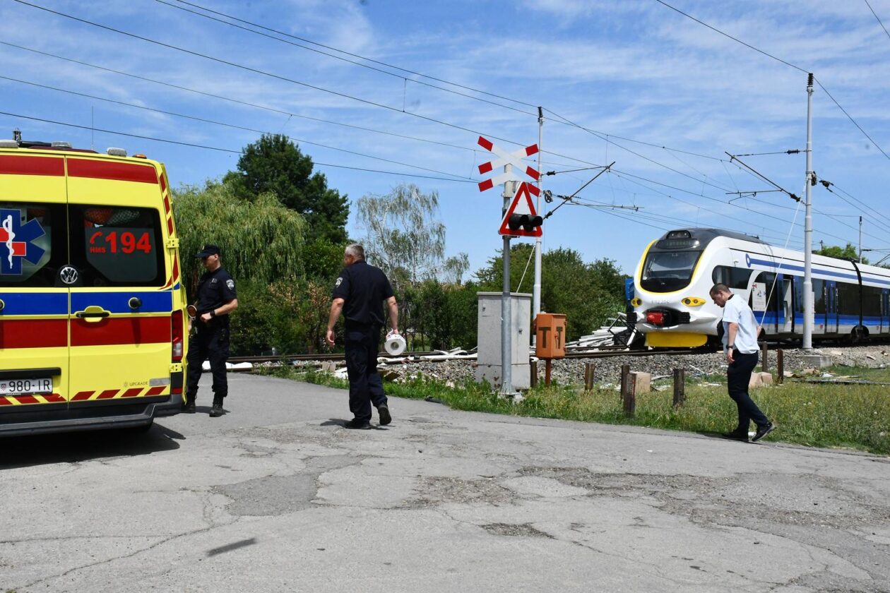 Donji Andrijevci: Sudar vlaka i teretnog vozila na pružnom prijelazu