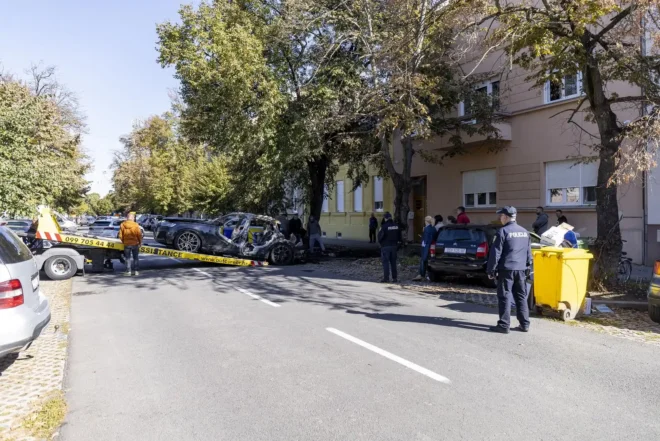 Izgorjeli Audi u Osijeku