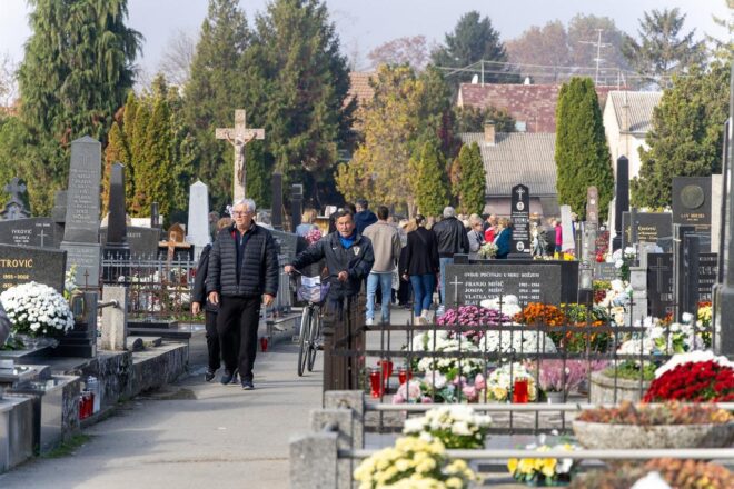 Svi sveti na osječkim grobljima 2024.