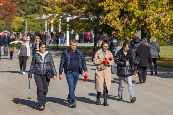 Svi sveti na osječkim grobljima 2024.