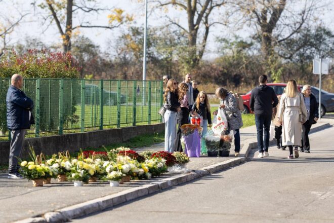 Svi sveti na osječkim grobljima 2024.