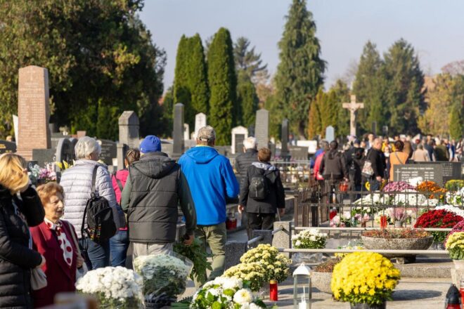 Svi sveti na osječkim grobljima 2024.
