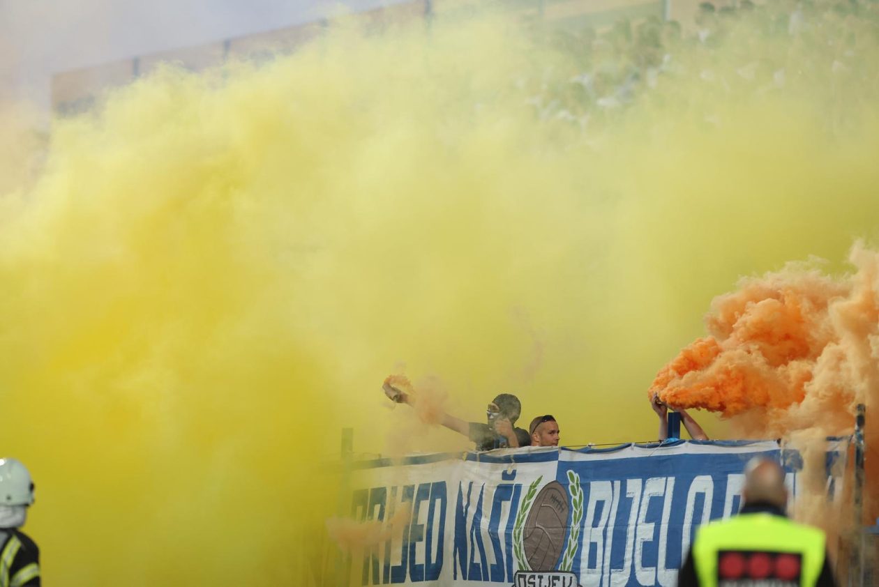 Stadion Gradski vrt: HNK Vukovar 1991 – NK Osijek