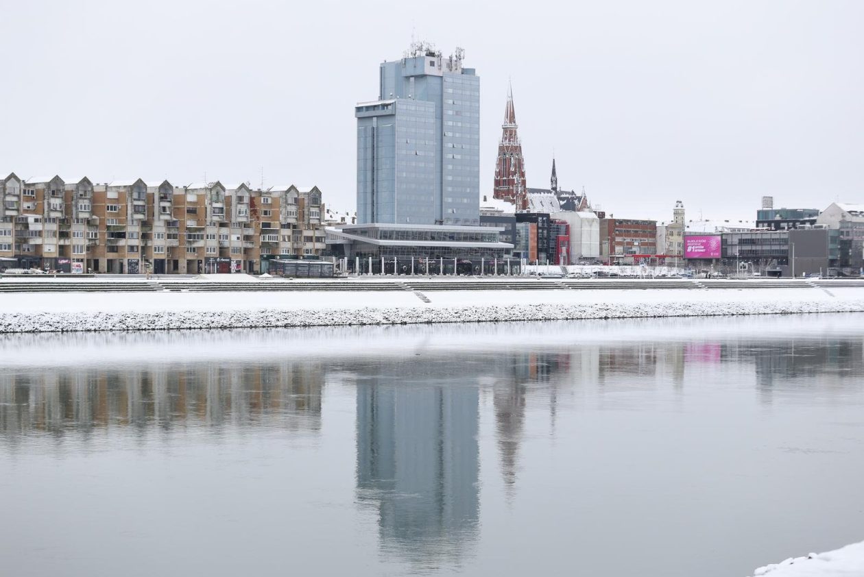 PXL_030126_144167784 PXL_030126_144167784