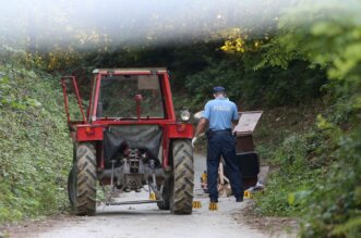 traktor nesreća traktor nesreća